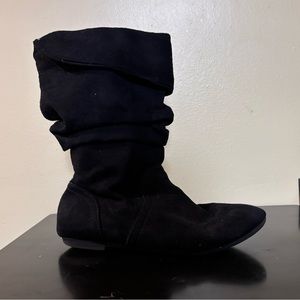 Smart fit black faux suede size 2  slightly worn  but still comfy boots